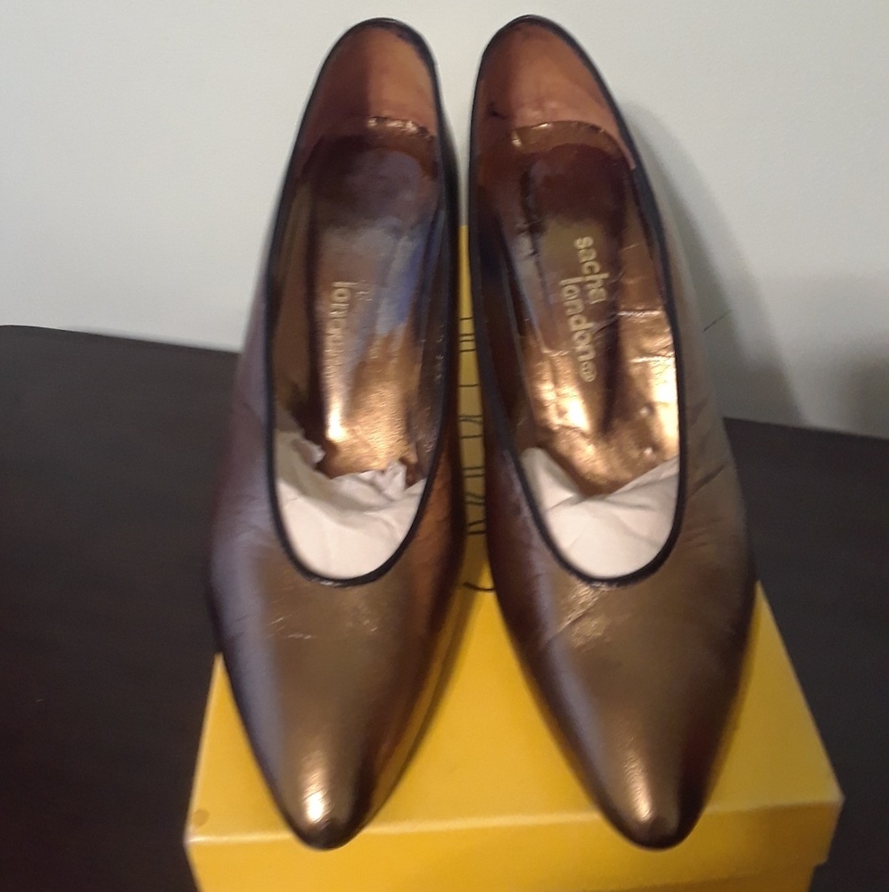 Bronze Pump